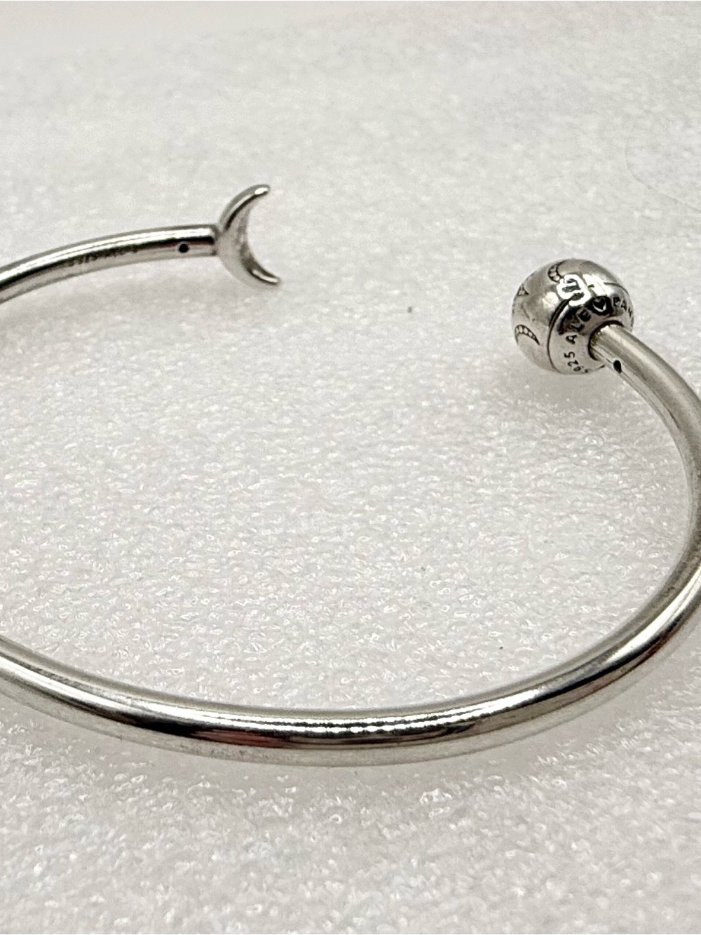 This Pandora Moments Moon & Stars Open Bangle sterling silver - Picture 7 of 10